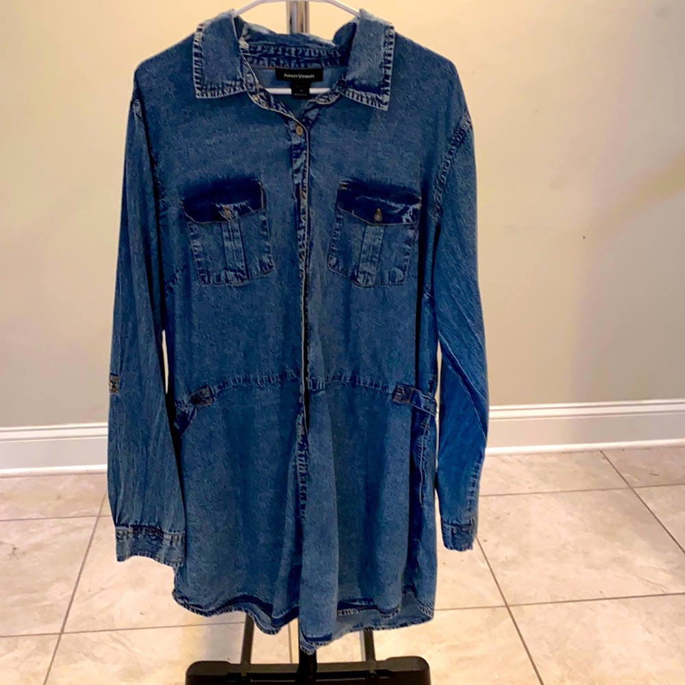 I am selling a dress. A size 18.